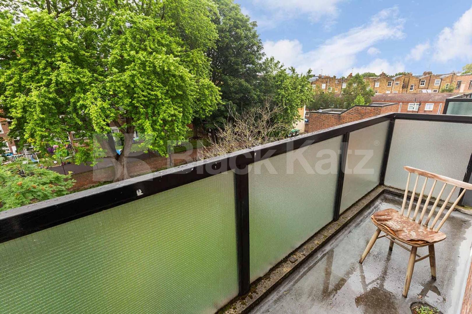 A split level 2/3 bedroom property with a large kitchen diner  Lindsey Mews, Islington